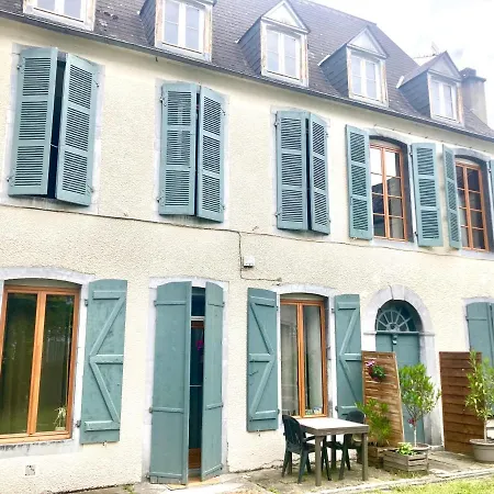 Une Maison De Famille Oloron-Sainte-Marie Exterior photo